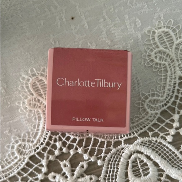 Charlotte Tilbury Rose Gold Eyeshadow - Picture 4 of 6